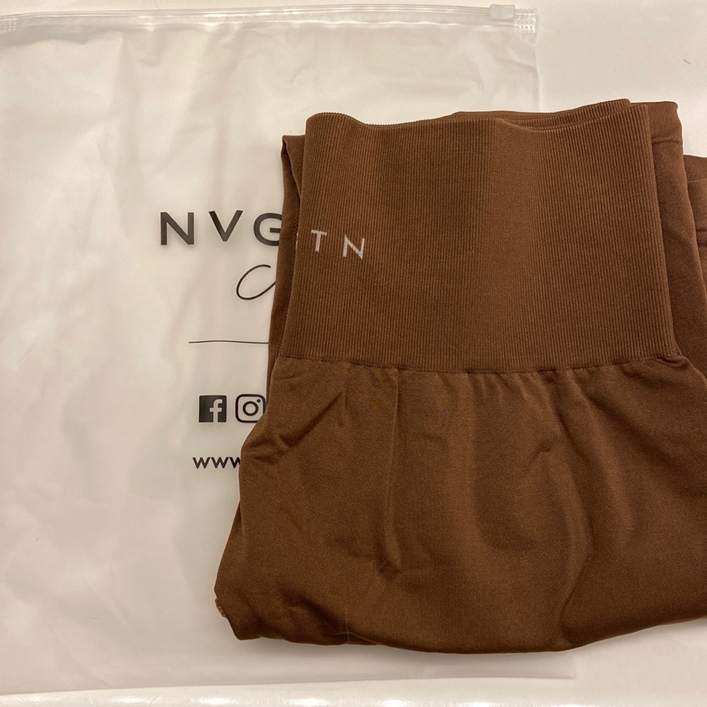 NVGTN Caramel Solid Seamless Leggings size M